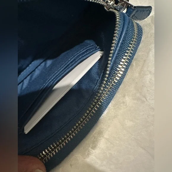 COACH CROSSBODY BAG POUCH IN LEATHER AND SHEARLING TRIM - Picture 8 of 9